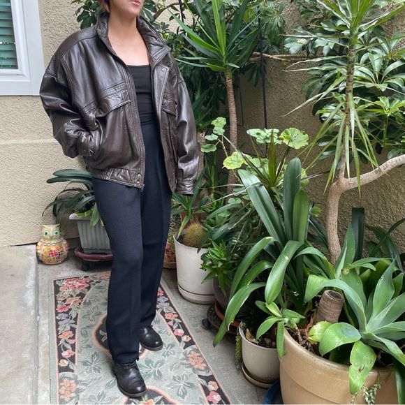 Vintage 90’s brown SAXONY leather oversized jacket - Picture 4 of 16